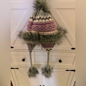 Women’s Winter Knit Hat w/ Faux Fur Pom & Ear Flaps